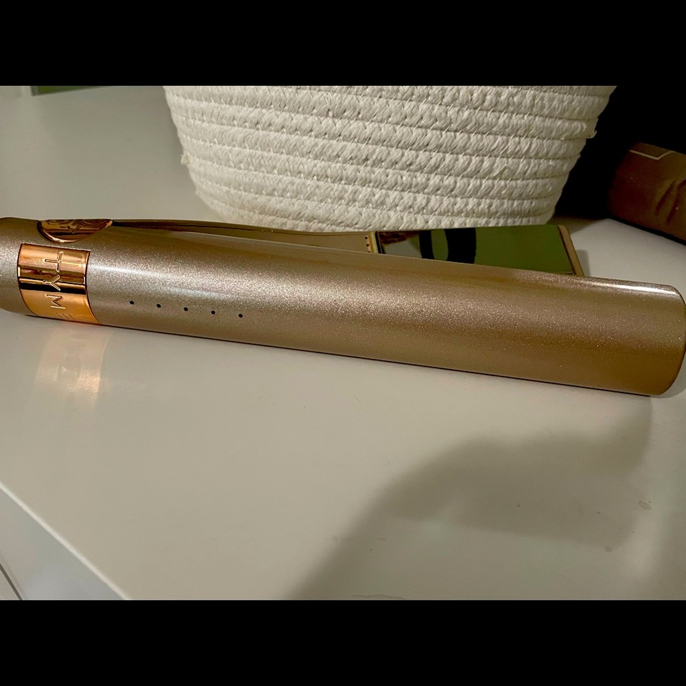 TYME curling iron